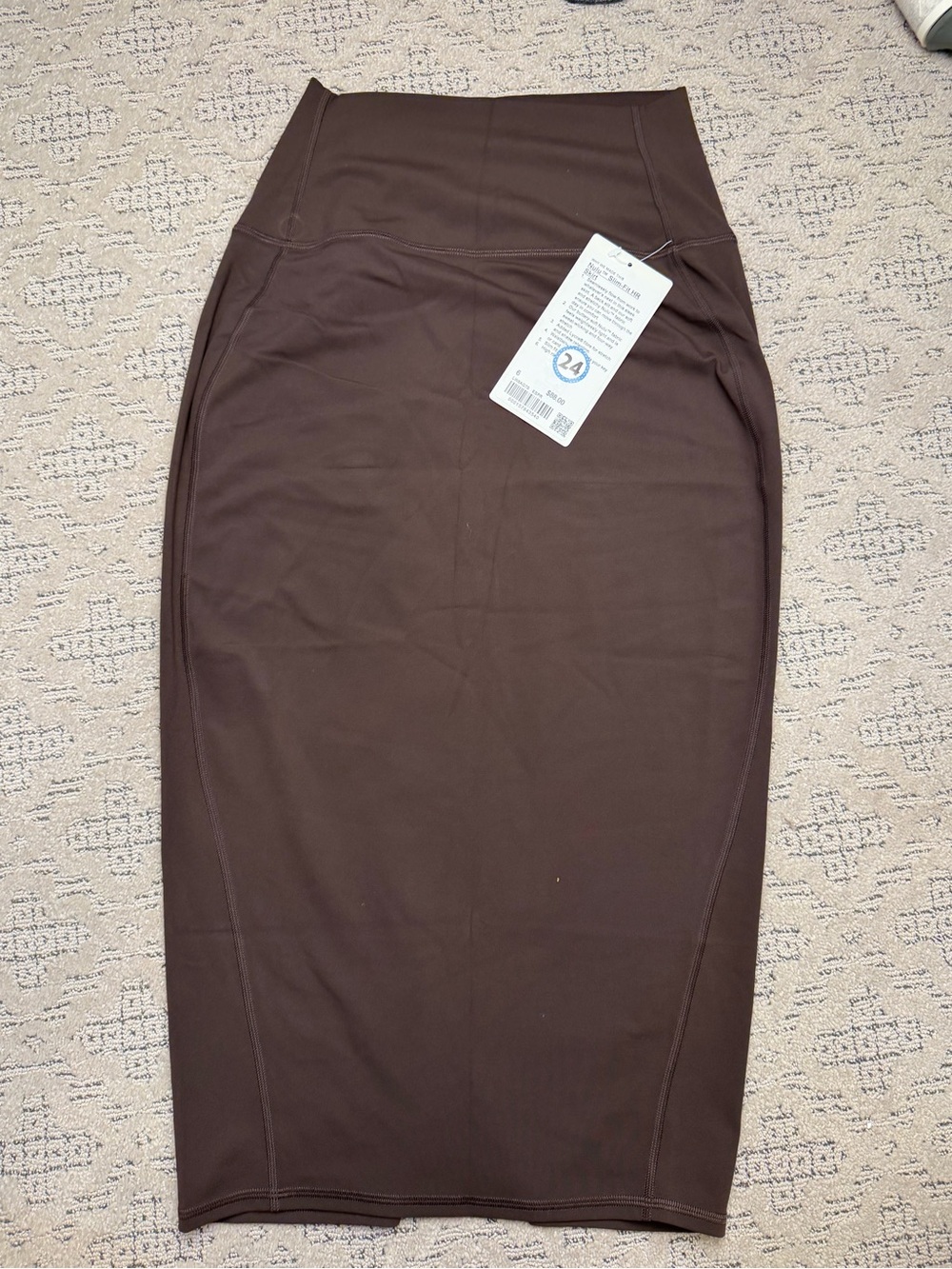 lululemon NWT 6 ESPRESSO Nulu™ Slim-Fit High-Rise Skirt